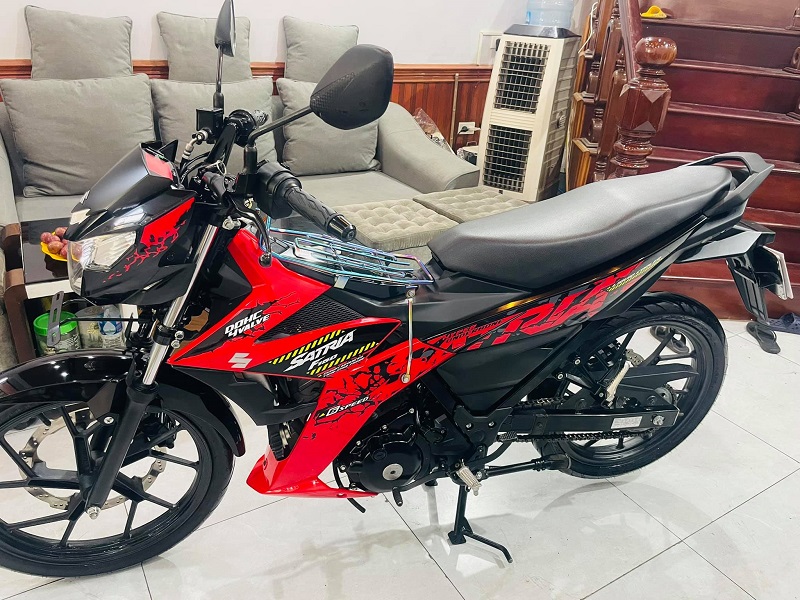 Bán xe Suzuki Satria 150 FI 2019 màu đỏ đen giá 4x triệu